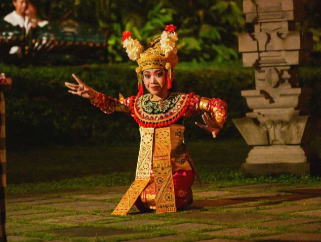 Legong & Condong Dance